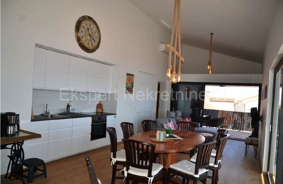 Seget Vranjica, penthouse 95 m2 only 60m from the sea and beach, open view