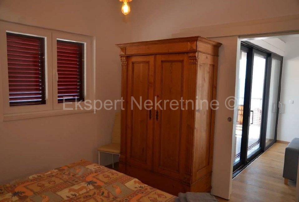 Seget Vranjica, penthouse 95 m2 only 60m from the sea and beach, open view