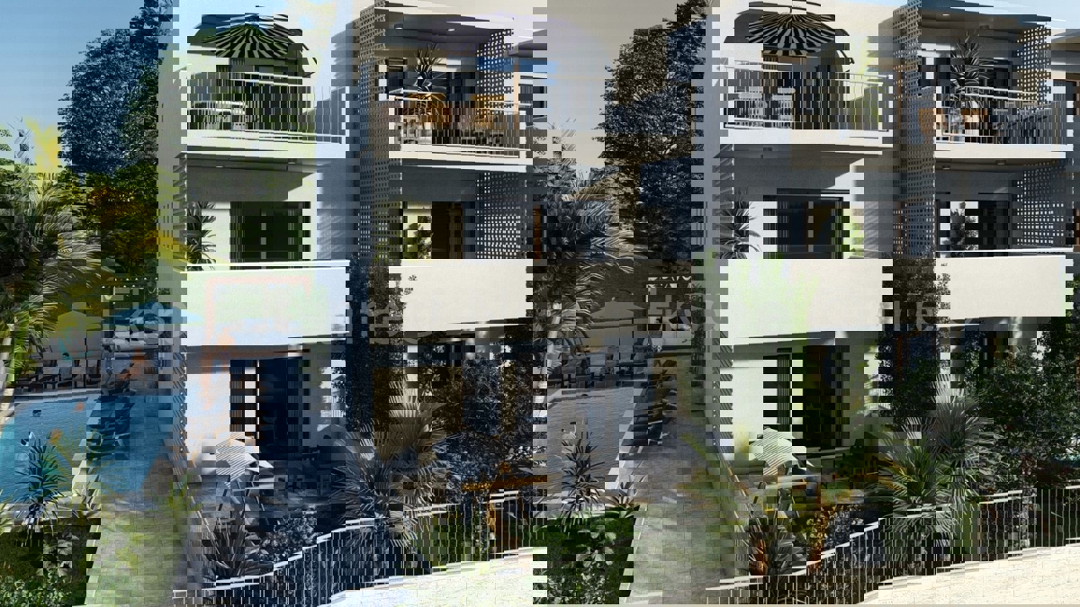 Ciovo, Slatine, 2-bedroom apartment 61 m2, 2nd floor, only 70 m from the sea, swimming pool