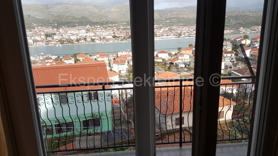 Trogir, Bilin Dolac, casa bifamiliare 242 m2 su due piani, vista
