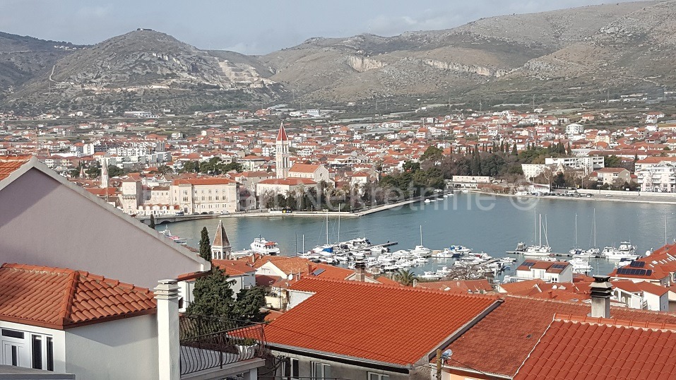 Trogir, Bilin Dolac, casa bifamiliare 242 m2 su due piani, vista