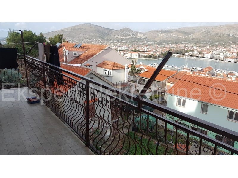 Trogir, Bilin Dolac, casa bifamiliare 242 m2 su due piani, vista