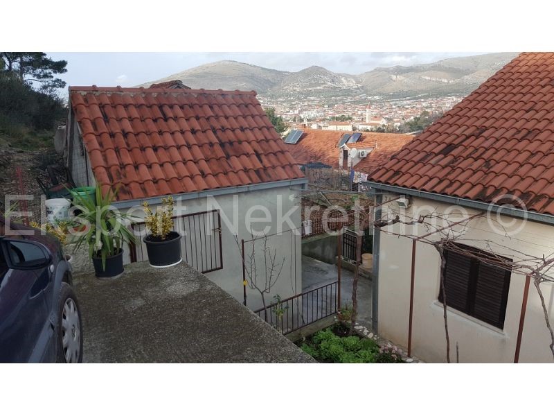 Trogir, Bilin Dolac, casa bifamiliare 242 m2 su due piani, vista