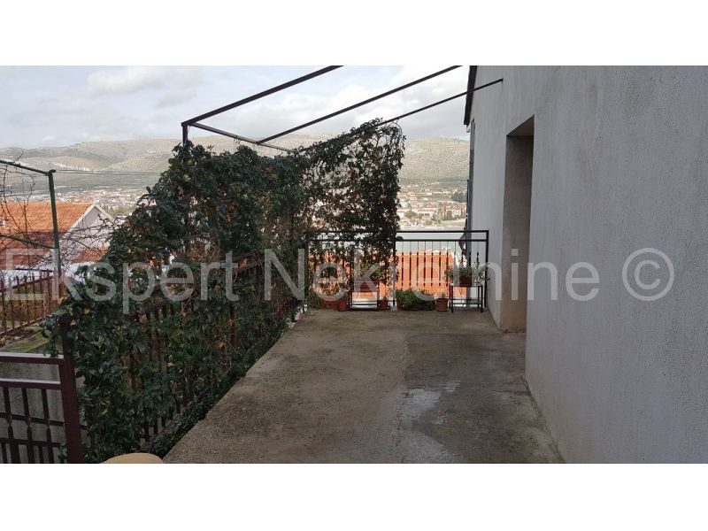 Trogir, Bilin Dolac, casa bifamiliare 242 m2 su due piani, vista