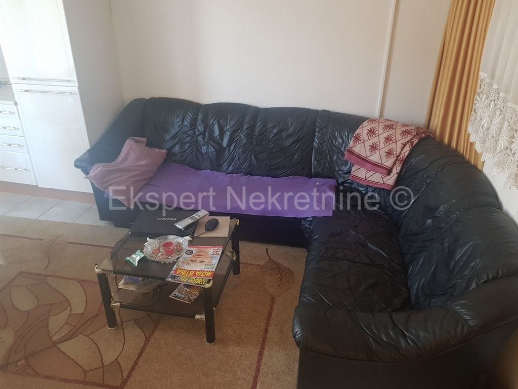 Trogir, Plano, due case con 3 garage, su 2100 m2 di terreno