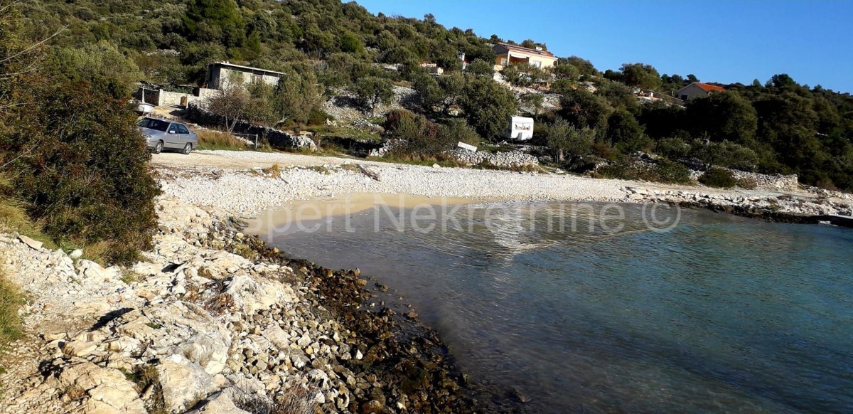 Vinišće, uvala stariTrogir, agricoltura. terreno 837 m2, prima fila al mare