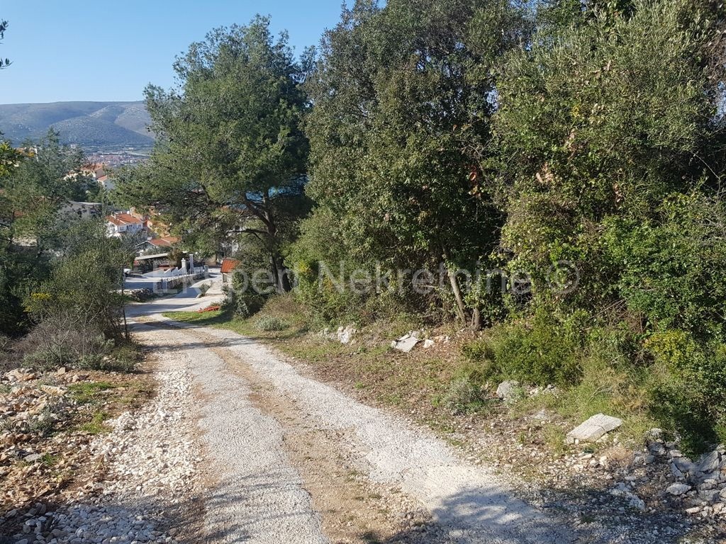 Trogir, Miševac, terreno edificabile 2836 m2, vista mare