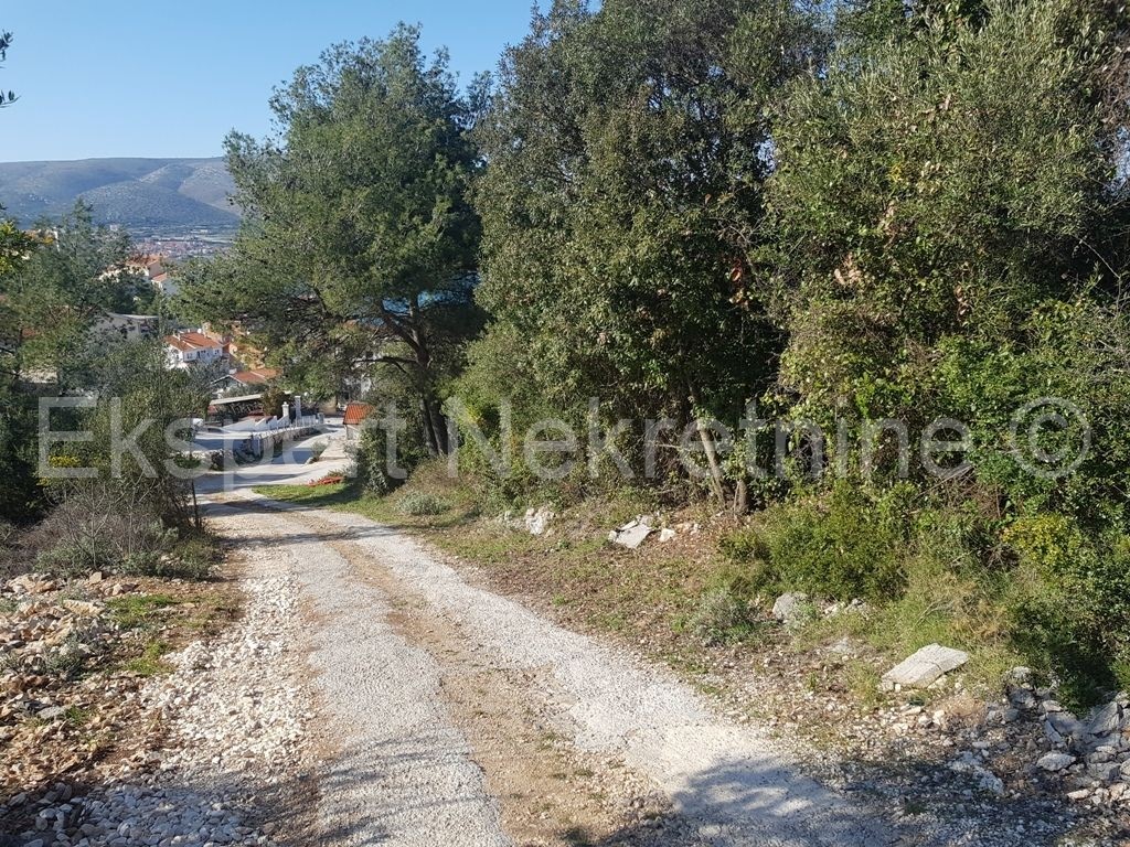 Trogir, Miševac, terreno edificabile 2836 m2, vista mare