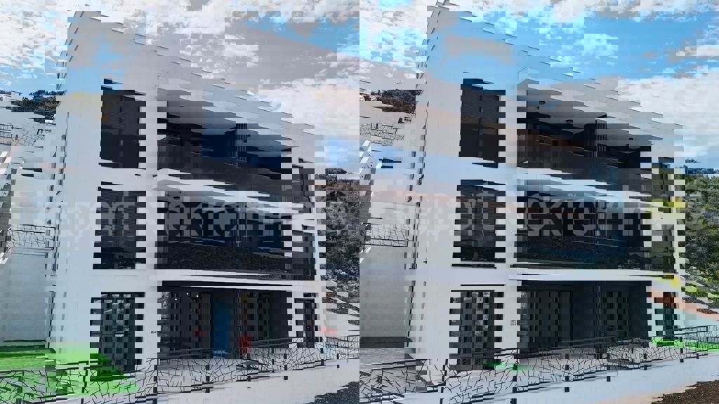 Marina, luxurious. 3-bedroom apartment 135.53 m2 +88 m2 garden, newly built rooftop pool