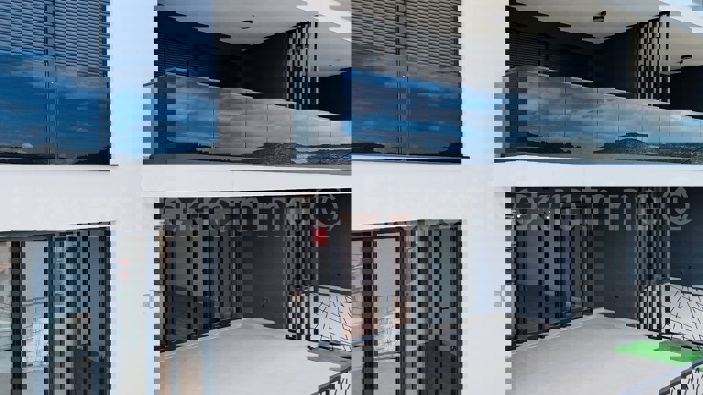 Marina, luxurious. 3-bedroom apartment 135.53 m2 +88 m2 garden, newly built rooftop pool