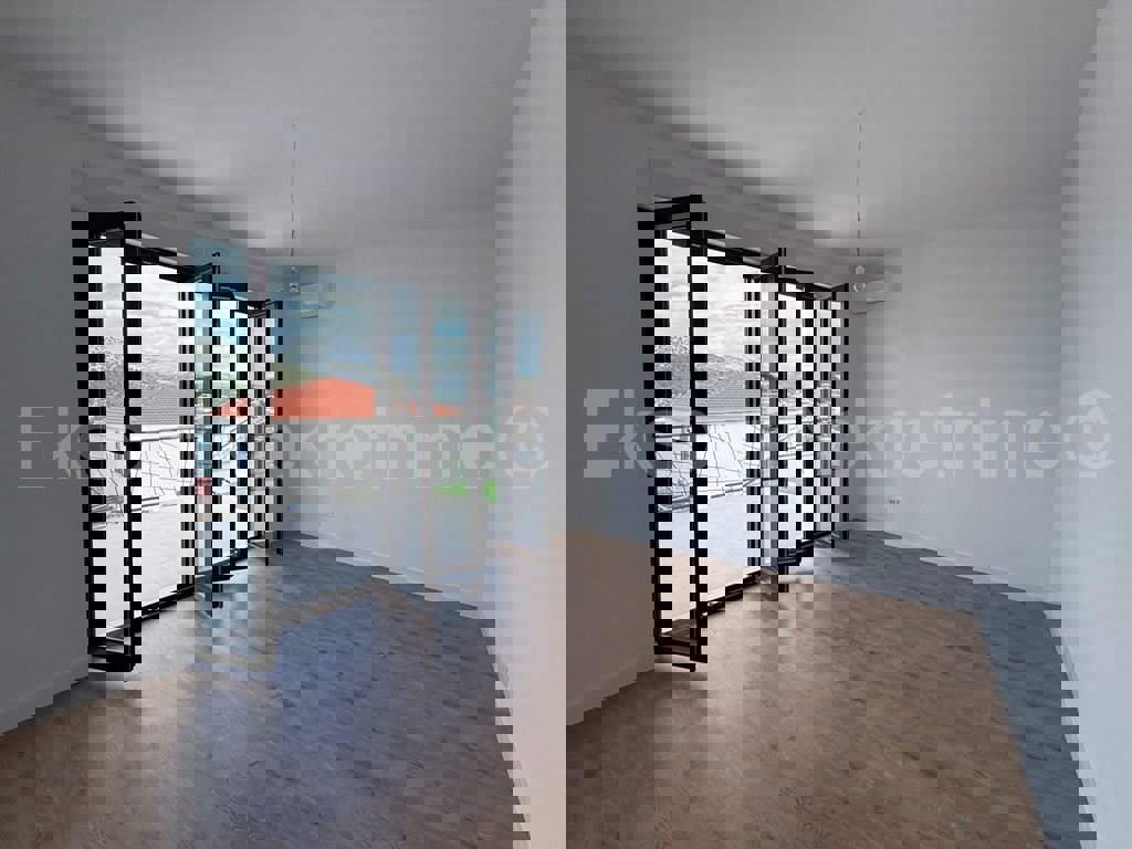 Marina, luxurious. 3-bedroom apartment 135.53 m2 +88 m2 garden, newly built rooftop pool