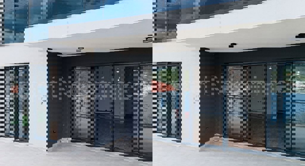 Marina, luxurious. 3-bedroom apartment 135.53 m2 +88 m2 garden, newly built rooftop pool