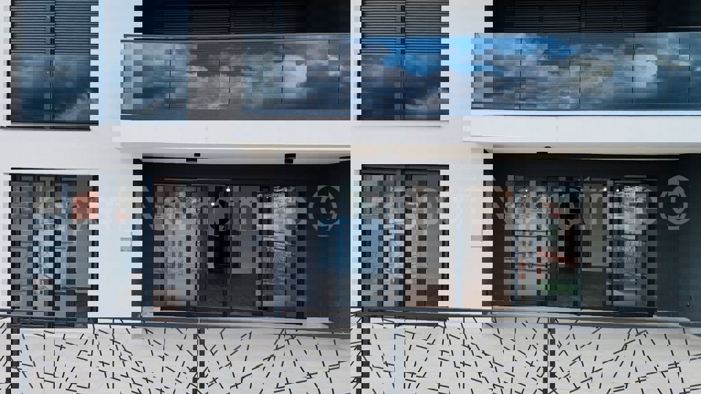 Marina, luxurious. 3-bedroom apartment 135.53 m2 +88 m2 garden, newly built rooftop pool