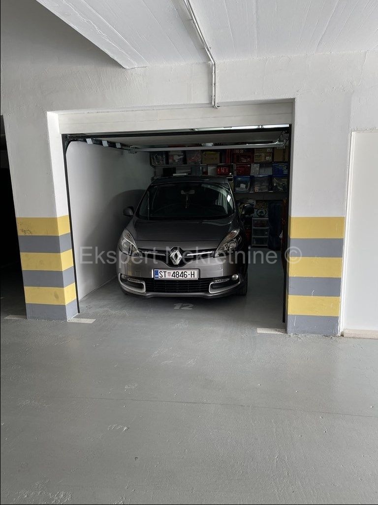 K. Gomilica, appartamento trilocale 58 mq al primo piano, 2 garage e garage esterno