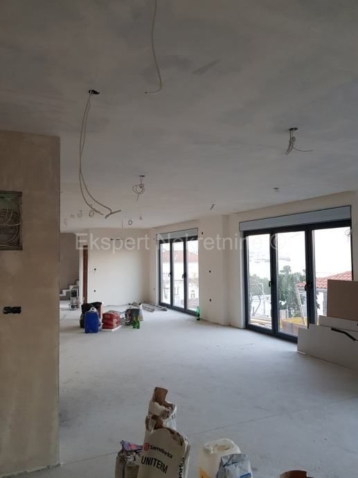 Čiovo, Slatine, casa indipendente 233m2 su terreno di 400m2 e piscina