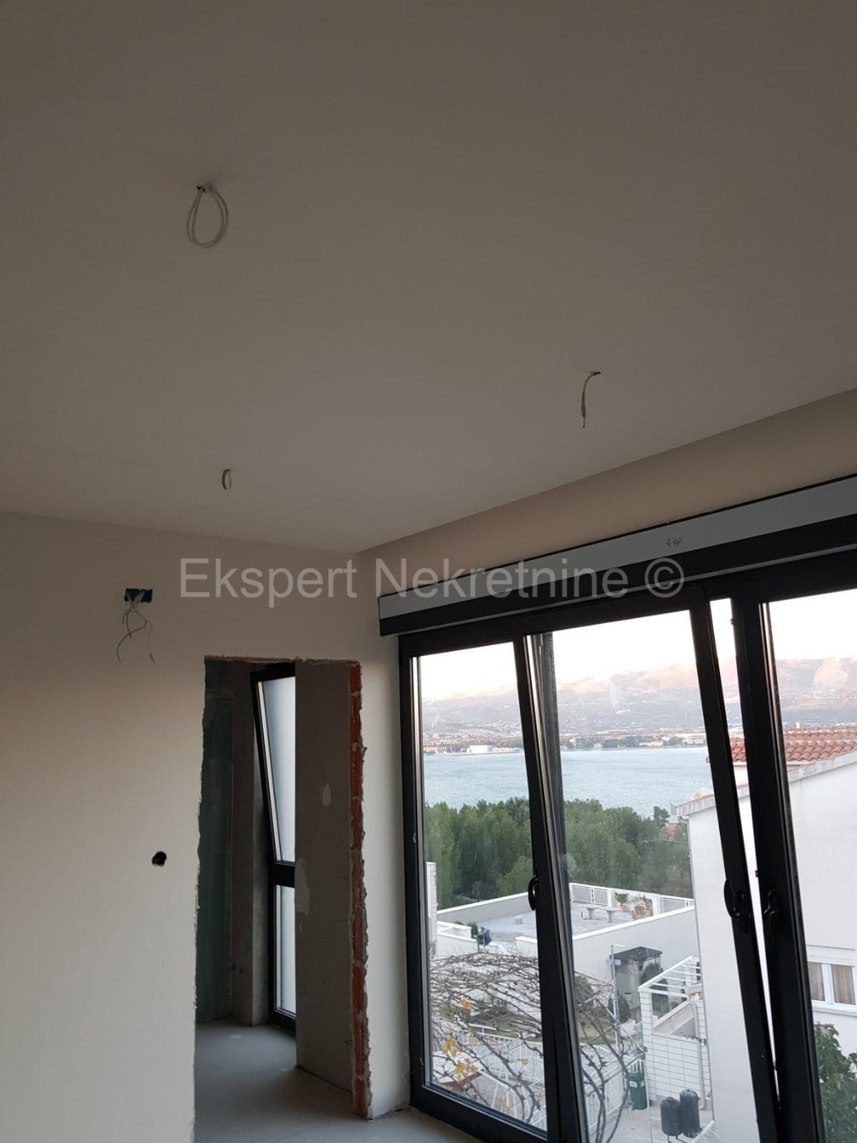 Čiovo, Slatine, casa indipendente 233m2 su terreno di 400m2 e piscina