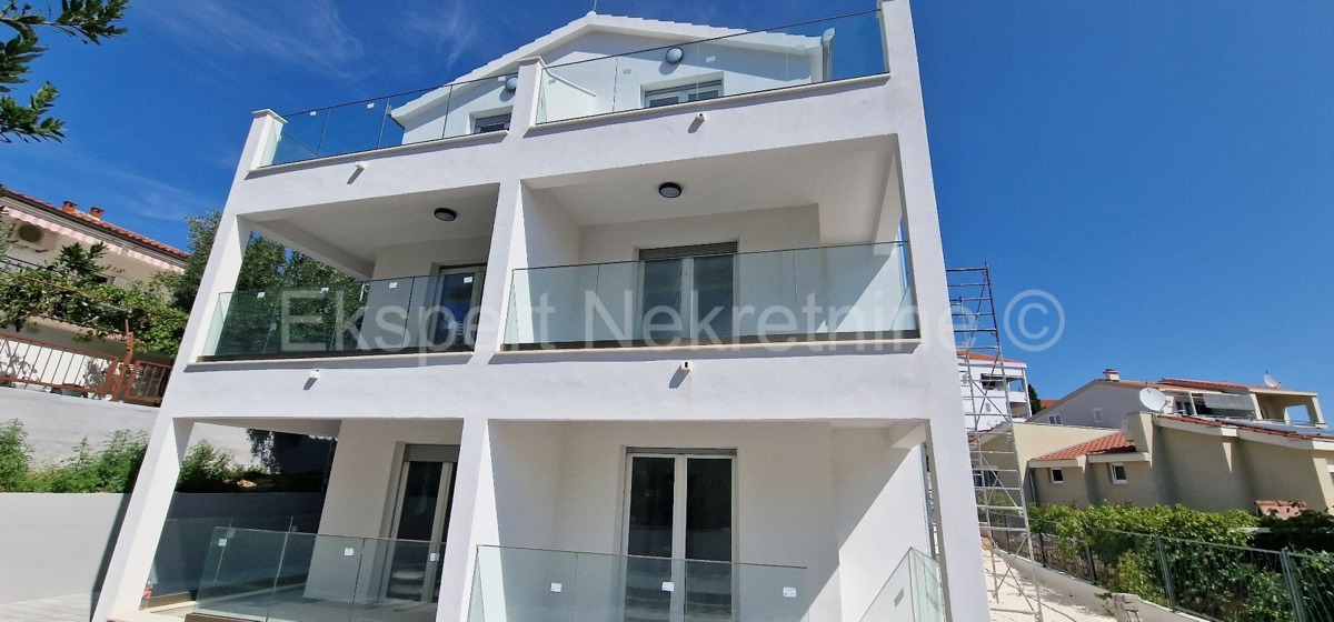 Čiovo,Okrug G., 1 bedroom apartment 54 m2, large terrace, new construction, view