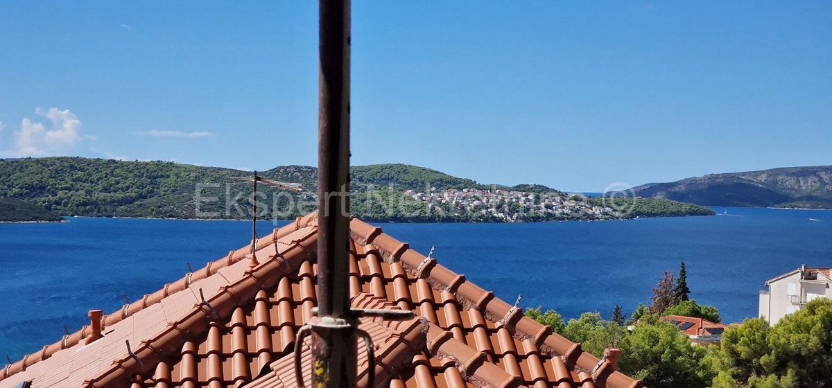 Trogir, Saldun, 3-room apartment 110 m2 + garden 50 m2, large terrace (34 m2), new construction