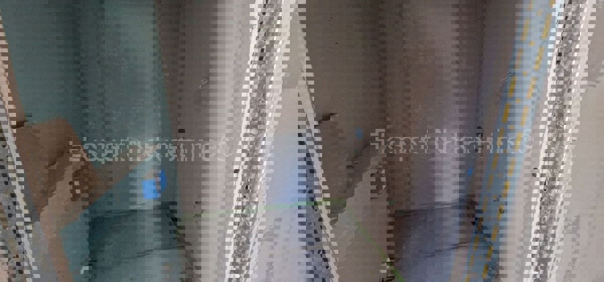 Trogir, Saldun, 3-room apartment 110 m2 + garden 50 m2, large terrace (34 m2), new construction