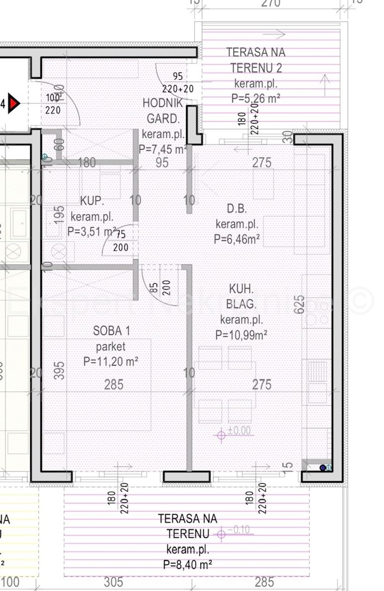 Split-Okolica, Slatine, appartamento con una camera da letto 67m2 al piano terra di un nuovo edificio.  L'orientamento dell'appartamento è est.  L'appartamento dispone di 40,89 m2 di superficie abitabile, una camera da letto, bagno, soggiorno con cuc