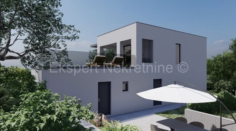 Podstrana, casa indipendente 170m2 con giardino e piscina 18,44m2
