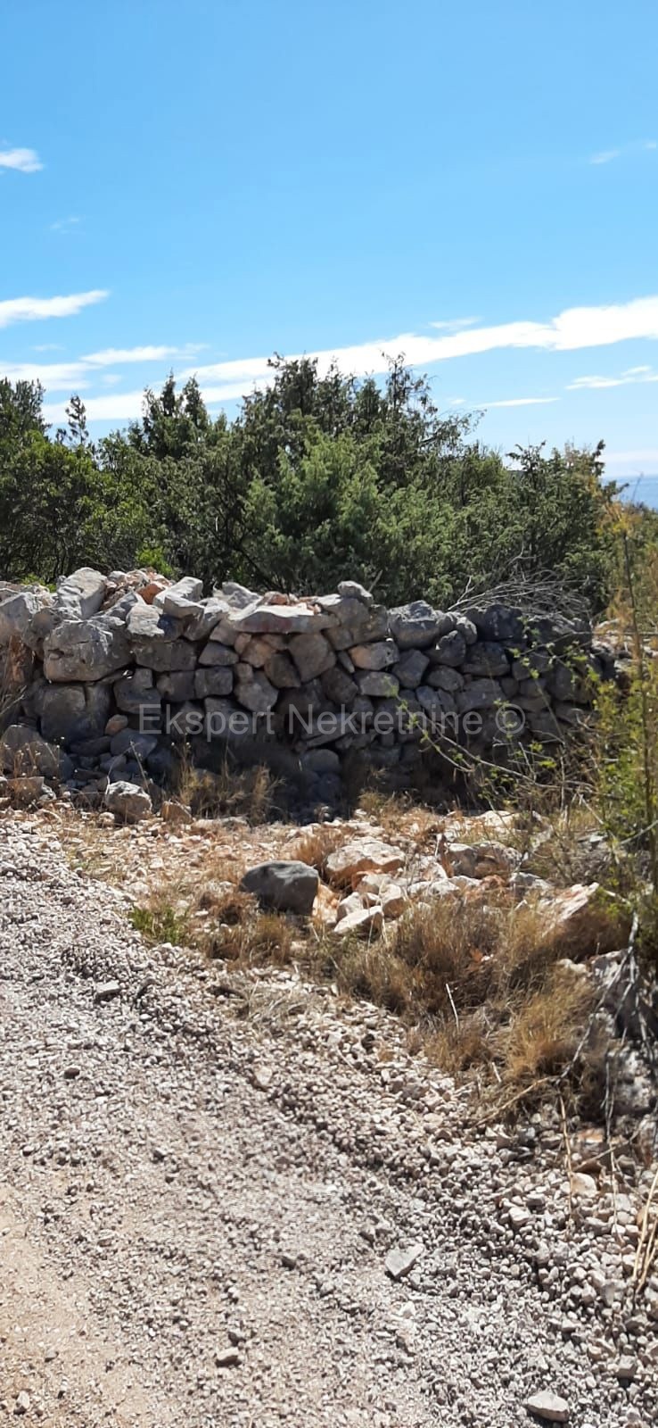 Drvenik Veli, vicino alla fattoria... terreno 3980 m2, a soli 80 m dal mare, vista
