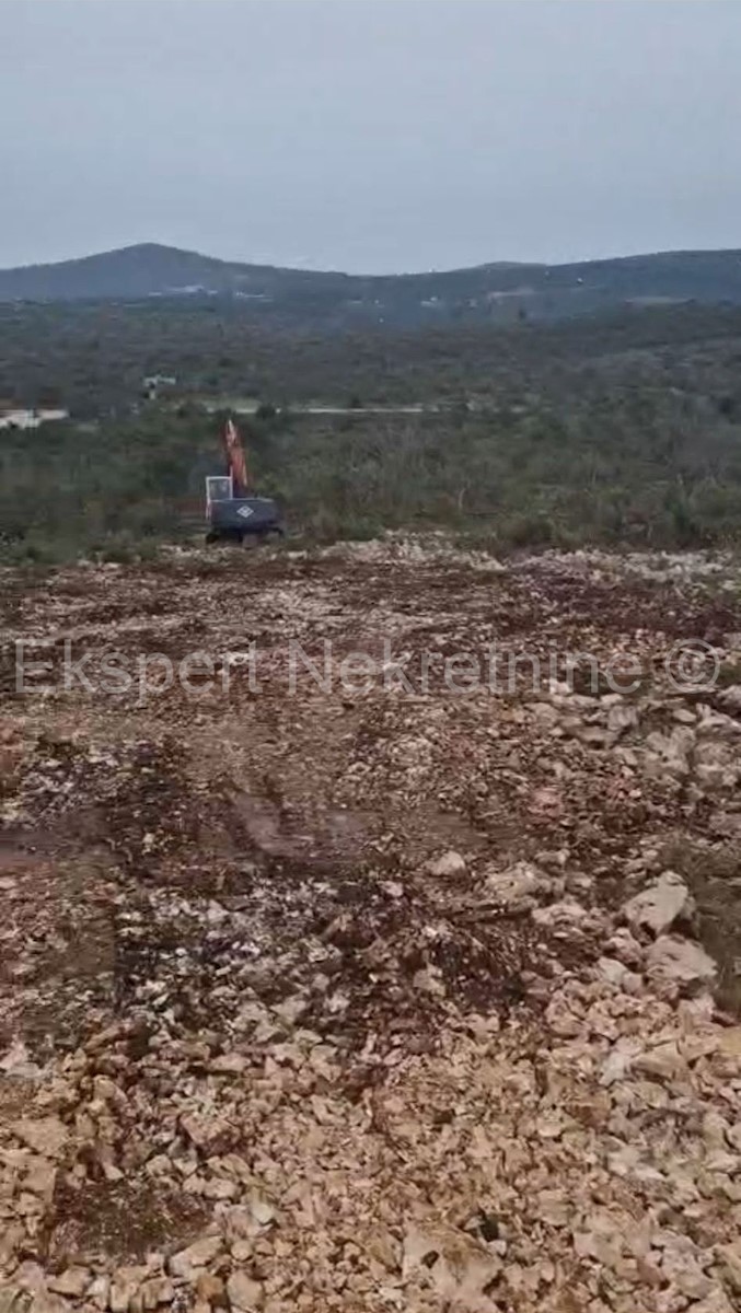 Rogoznica, Dvornica, terreno agricolo 28809m2, a 200 metri dall'autostrada