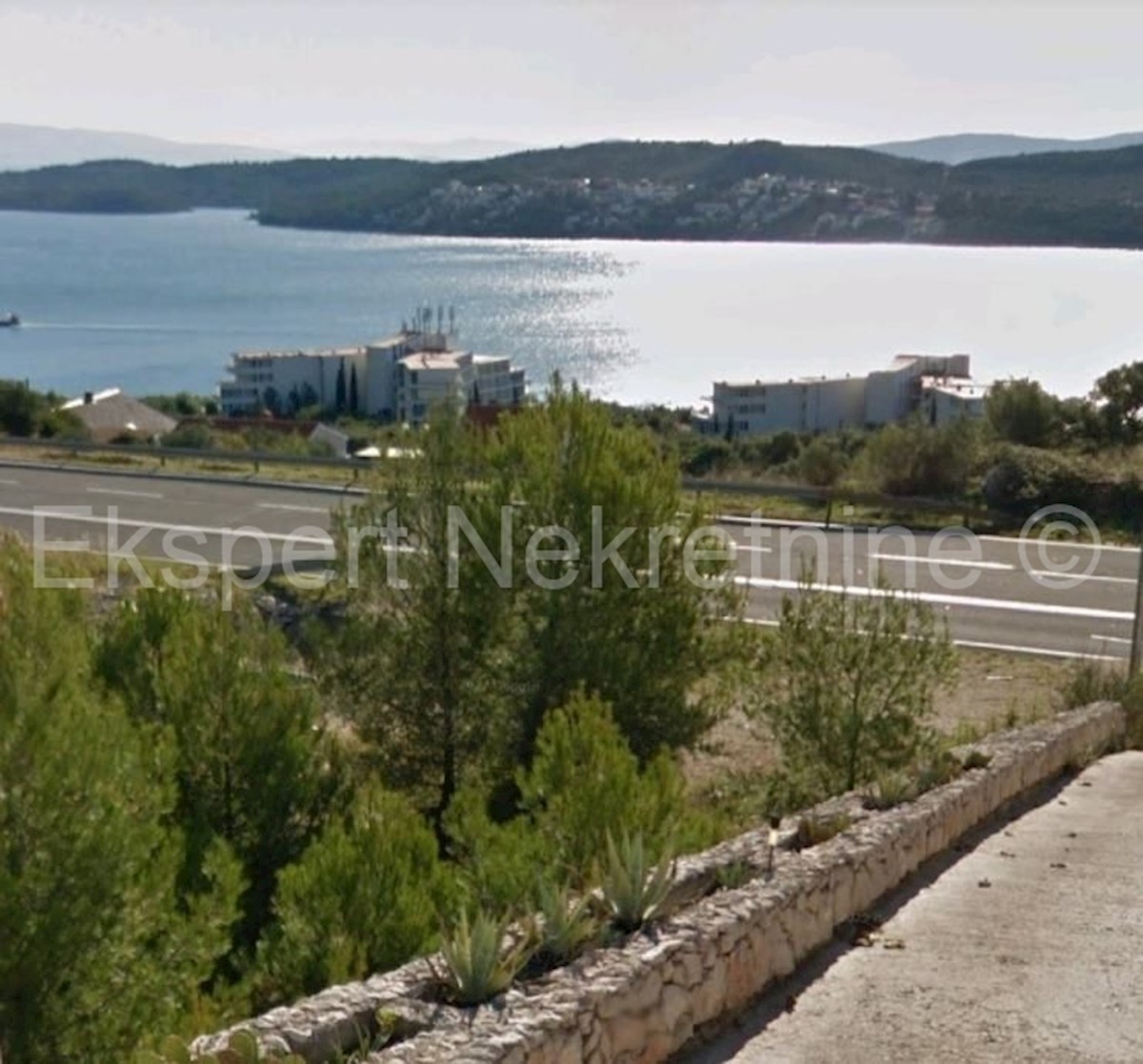 Seget Donji, terreno edificabile 900m2, 650m dal mare, vista mare