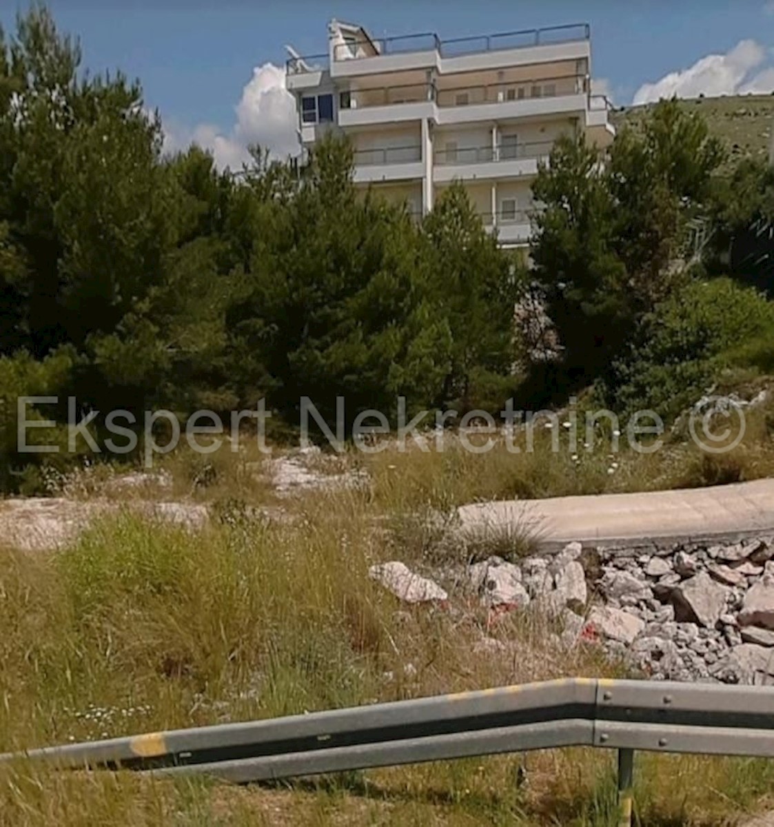 Seget Donji, terreno edificabile 900m2, 650m dal mare, vista mare