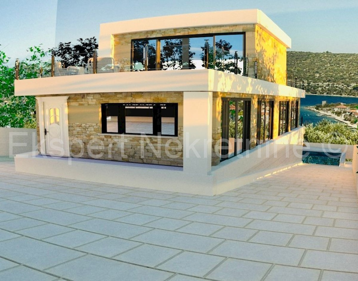 Trogir-Okolica, Drvenik Veliki, terreno edificabile 615m2, 200 metri dal mare