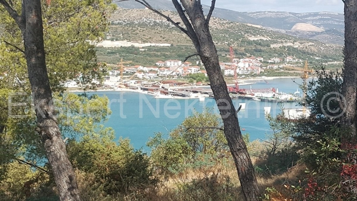 Trogir, Čiovo, terreno edificabile 500 m2, vista mare