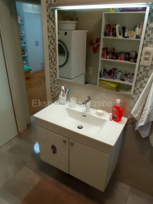 Split, Tavolo, appartamento 80m2 diviso in 2 unità, ottima posizione