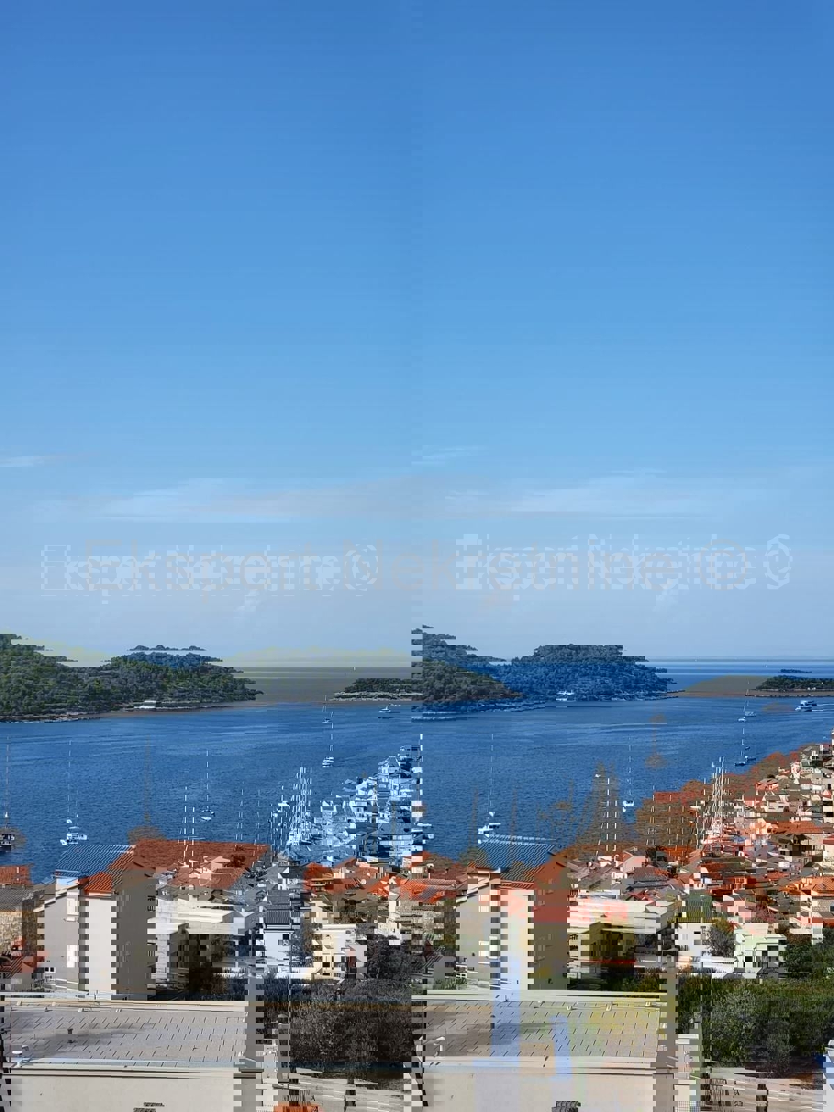 Vis, Vis, casa indipendente 130m2 con vista mare, 300 metri dal mare