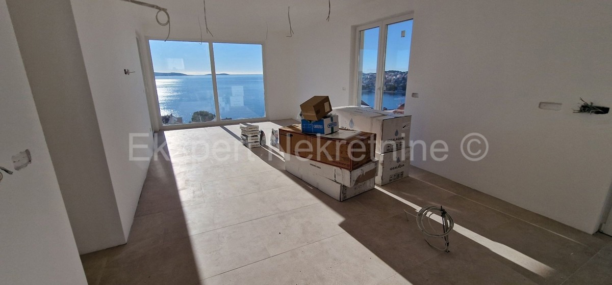 Čiovo, Okrug G., penthouse 79m2 + 124m2 roof terrace, panoramic view