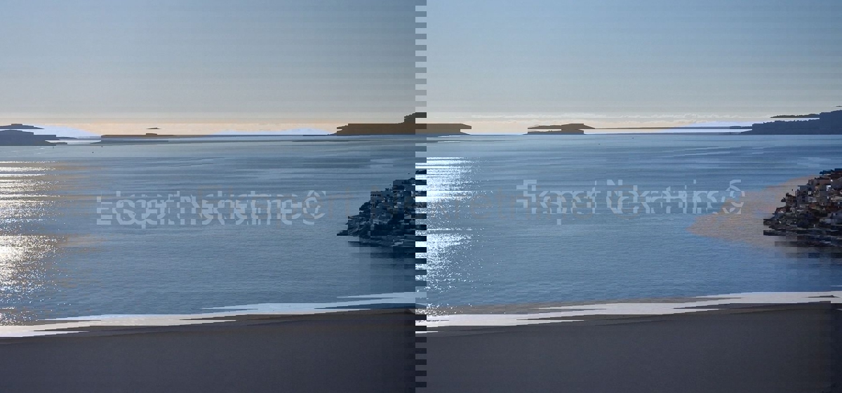 Čiovo, Okrug G., penthouse 79m2 + 124m2 roof terrace, panoramic view