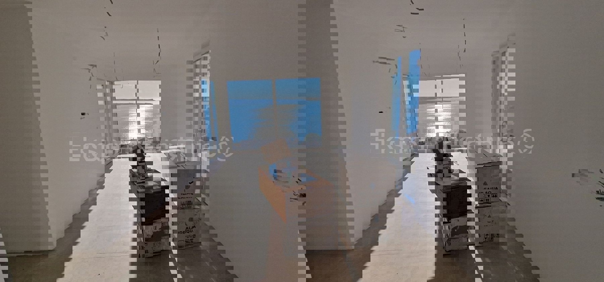 Čiovo, Okrug G., penthouse 79m2 + 124m2 roof terrace, panoramic view