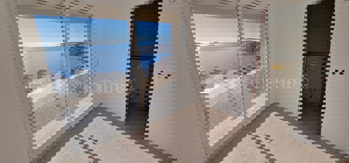 Čiovo, Okrug G., penthouse 79m2 + 124m2 roof terrace, panoramic view