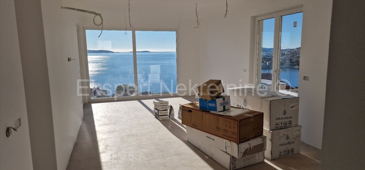 Čiovo, Okrug G., penthouse 79m2 + 124m2 roof terrace, panoramic view