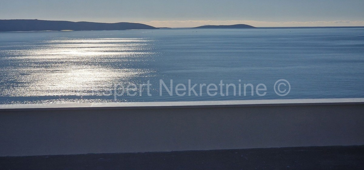 Čiovo, Okrug G., penthouse 79m2 + 124m2 roof terrace, panoramic view