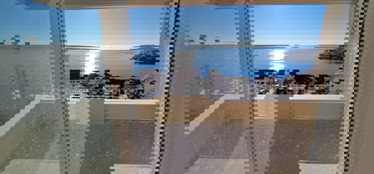 Čiovo, Okrug G., penthouse 79m2 + 124m2 roof terrace, panoramic view