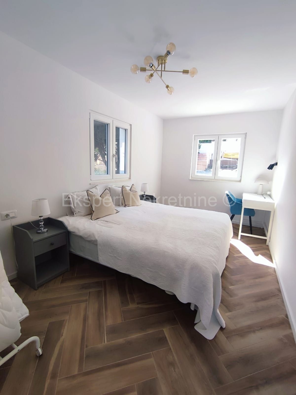 Seget Vranjica, casa indipendente 370 m2, prima fila al mare