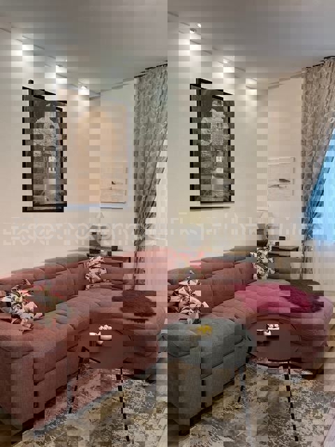 Spalato, Manuš, appartamento diviso in due unità (50m2+30m2), parcheggio