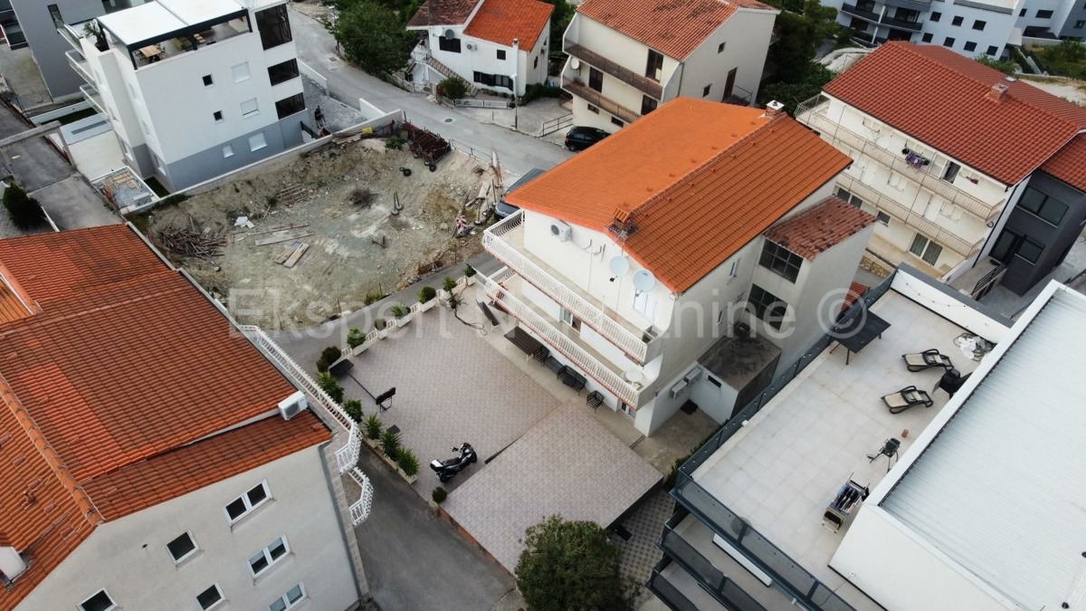 Podstrana, Strožanac, casa indipendente con 6 appartamenti, a 230 m dal mare