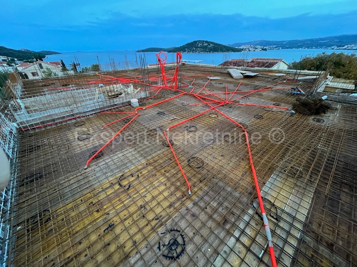 Rogoznica, Ražanj, appartamento con 2 camere da letto 65m2, garage, vista mare