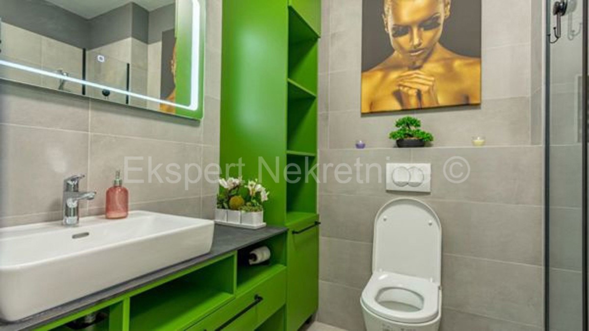 Spalato, Pazdigrad, confortevole appartamento con 1 camera da letto con loggia, jacuzzi e garage