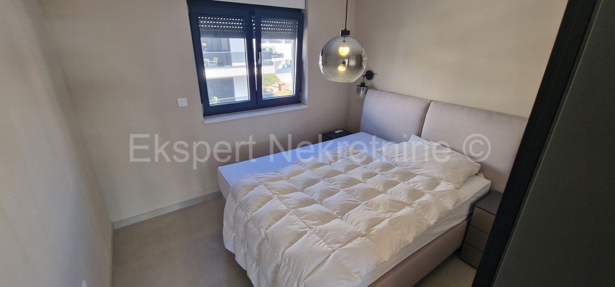 Čiovo, Okrug G, penthouse 66 m2, +69 m2 roof terrace, sea view