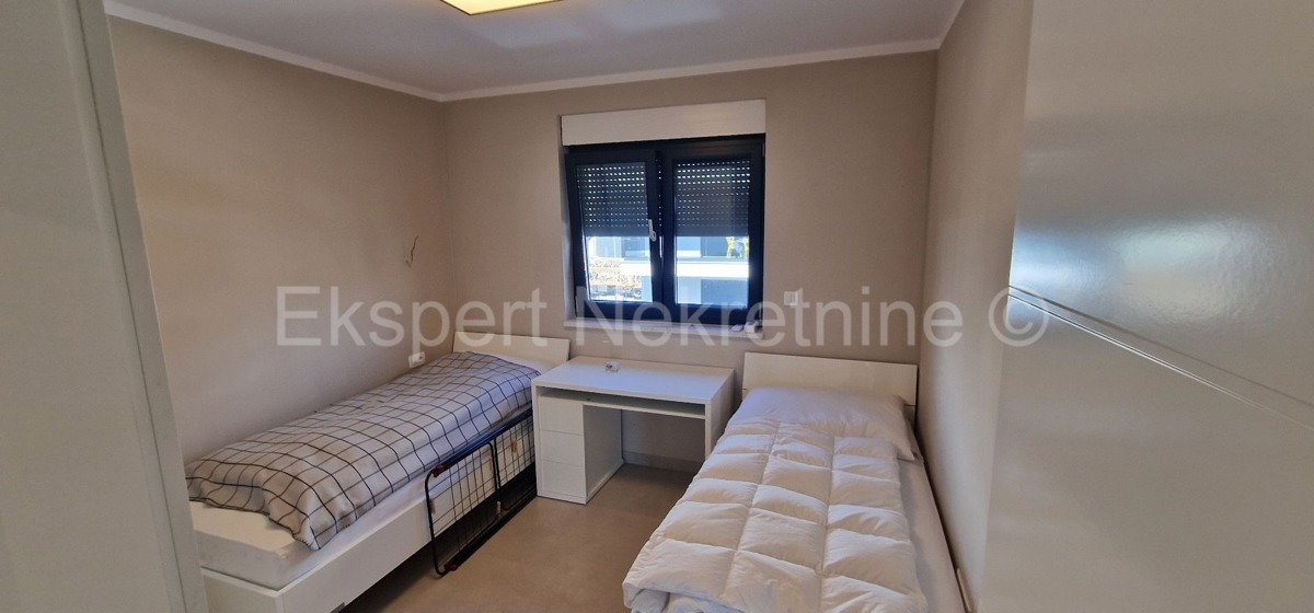 Čiovo, Okrug G, penthouse 66 m2, +69 m2 roof terrace, sea view