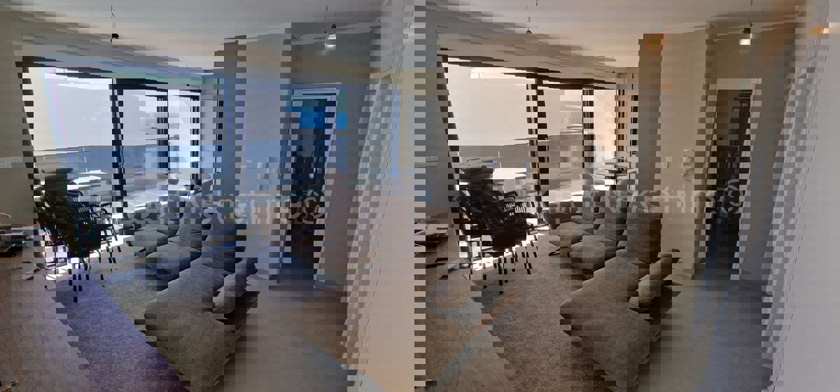 Čiovo, Okrug G, penthouse 66 m2, +69 m2 roof terrace, sea view