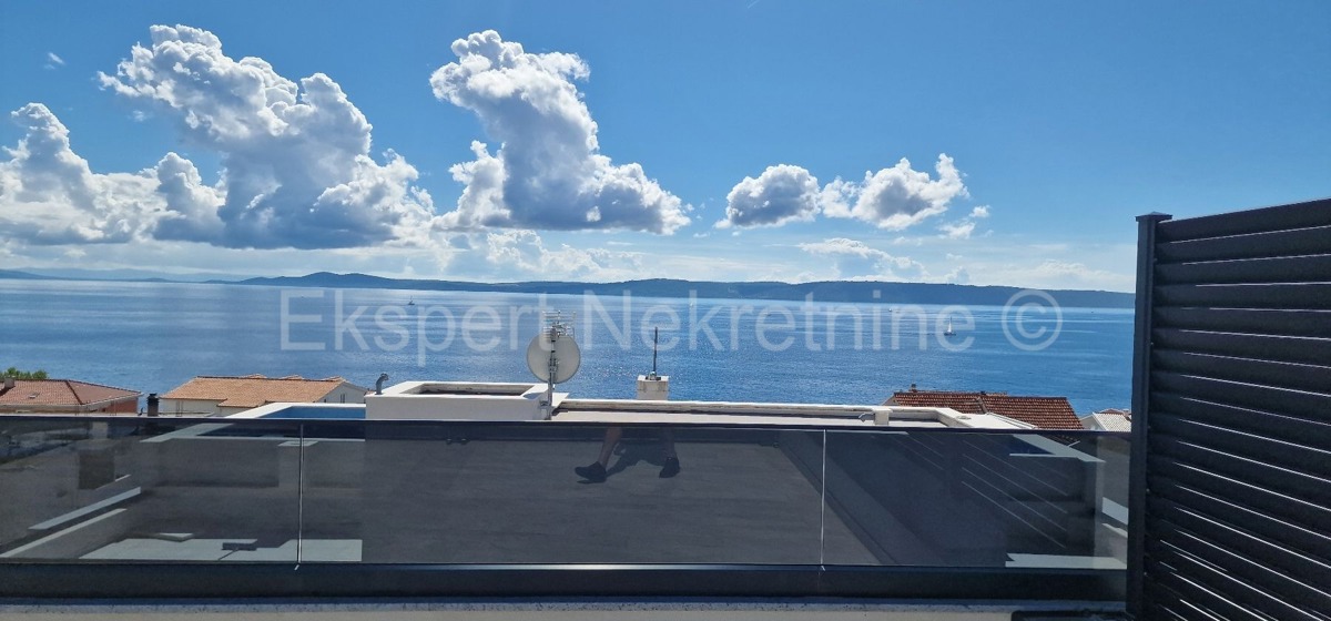 Čiovo, Okrug G, penthouse 66 m2, +69 m2 roof terrace, sea view