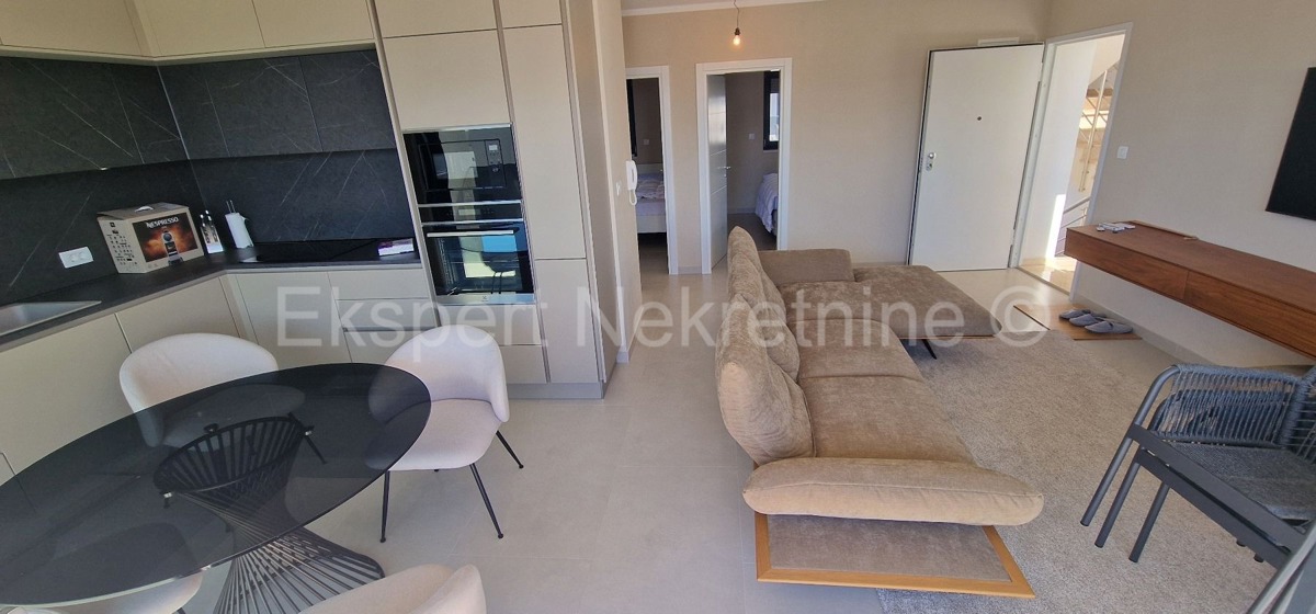 Čiovo, Okrug G, penthouse 66 m2, +69 m2 roof terrace, sea view
